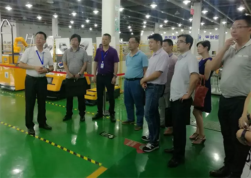 中国工程院智能制造专题调研组莅临厚达智能考察调研，共话制造业数字化转型新路径